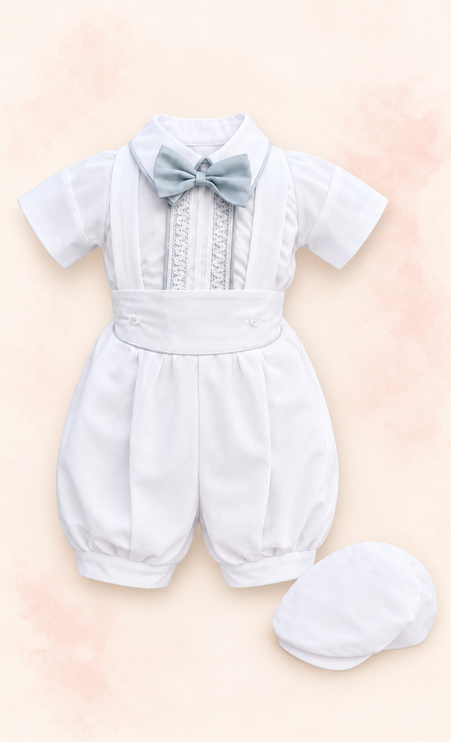 Bombacho blanco de bautizo con moño azul y gorrito a juego